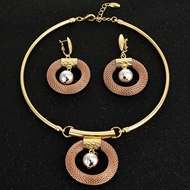 Picture of Eye-Catching Gold Plated Medium Necklace and Earring Set with Member Discount