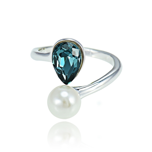 Picture of Delicately Designed Crystal Venetian Pearl Fashion Rings