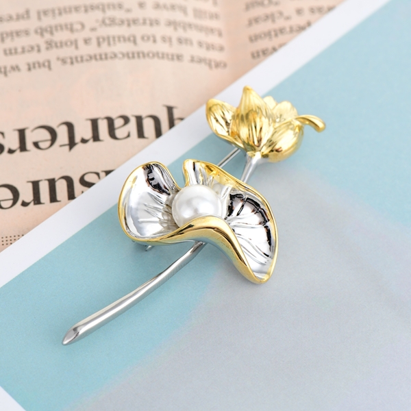 Picture of Sparkly Casual Zinc Alloy Brooche