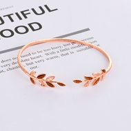 Picture of Latest Casual Platinum Plated Fashion Bracelet