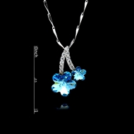 Picture of Sparkly Flower Casual Pendant Necklace