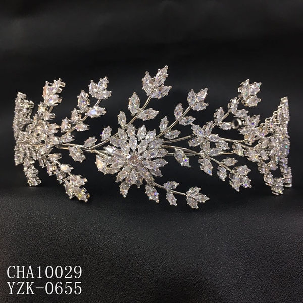 Picture of Sparkly Casual Luxury Crown