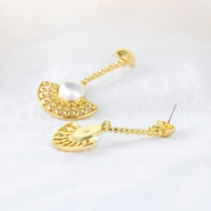 Picture of Nickel Free Gold Plated White Dangle Earrings with Easy Return