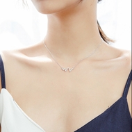 Picture of Trendy Platinum Plated Small Pendant Necklace From Reliable Factory