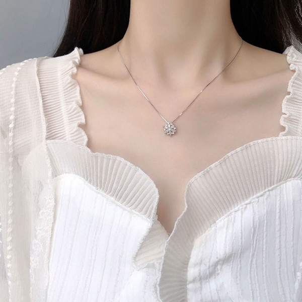 Picture of Delicate Small 925 Sterling Silver Pendant Necklace