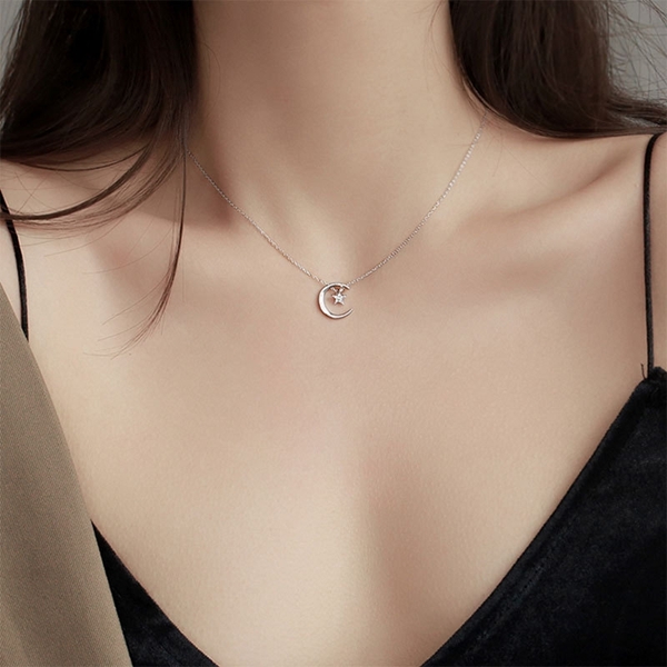 Buy Mistletoe Mood Necklace In Gold Plated 925 Silver from Shaya by  CaratLane