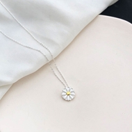Picture of Small 925 Sterling Silver Pendant Necklace with Fast Delivery