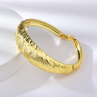 Picture of Zinc Alloy Dubai Fashion Bangle with Speedy Delivery
