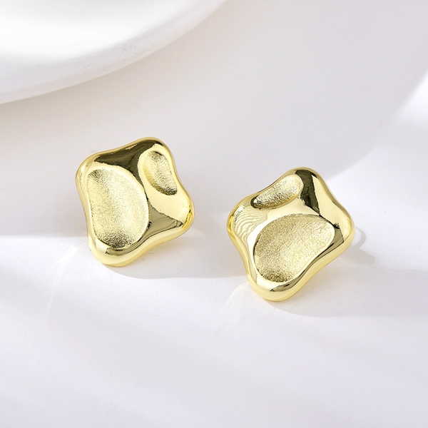 Picture of Unusual Dubai Medium Stud Earrings