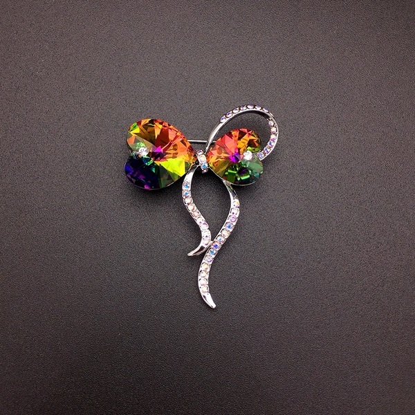 Picture of Platinum Plated Medium Brooche with Fast Delivery