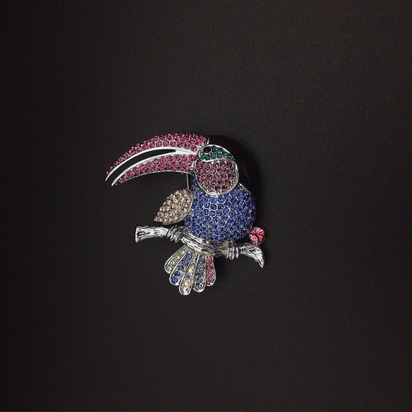Picture of Zinc Alloy Colorful Brooche with Beautiful Craftmanship