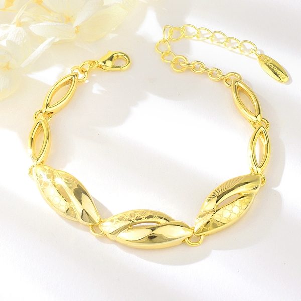 Picture of Bulk Gold Plated Dubai Fashion Bracelet Exclusive Online
