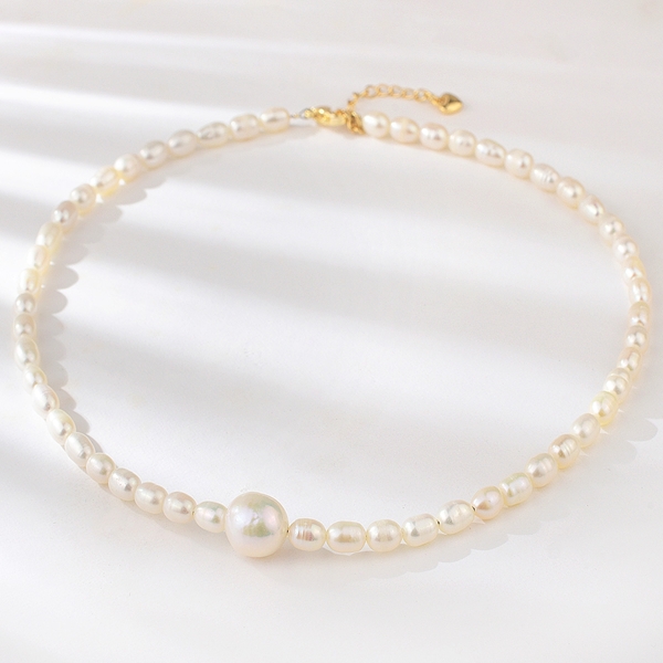 Picture of Fast Selling White fresh water pearl Short Statement Necklace from Editor Picks