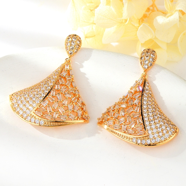 Picture of Luxury Big Dangle Earrings with 3~7 Day Delivery