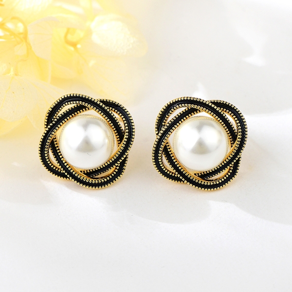 Picture of Sparkly Big Artificial Pearl Big Stud Earrings