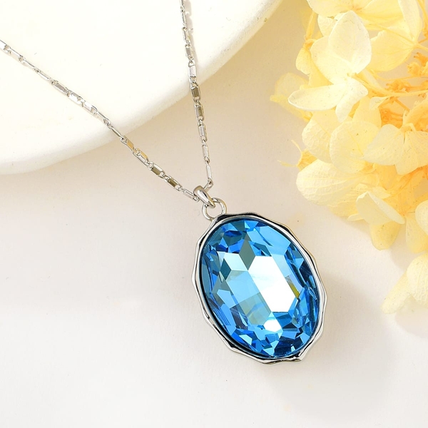 Picture of Filigree Geometric Swarovski Element Pendant Necklace