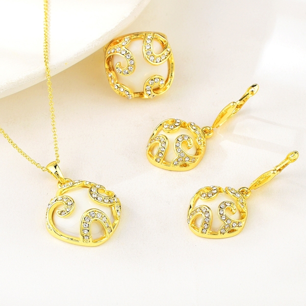 Picture of Hypoallergenic Gold Plated Rhinestone 3 Piece Jewelry Set with Easy Return