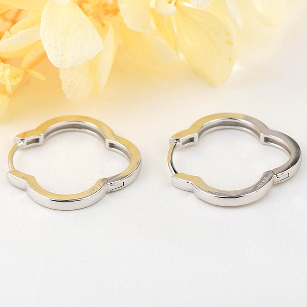 Picture of Fashion White Small Hoop Earrings with Worldwide Shipping