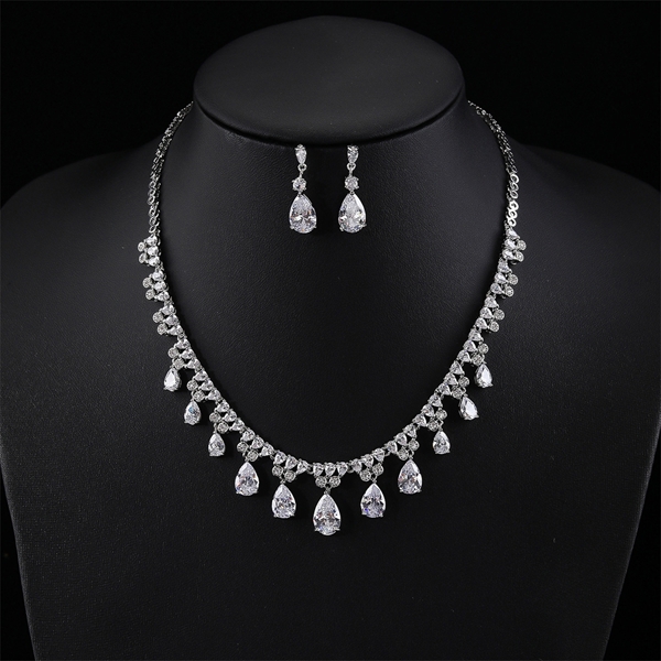 Picture of Beautiful Cubic Zirconia White 2 Piece Jewelry Set